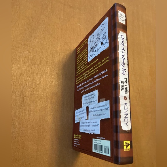 Diary of a Wimpy Kid book 7: The Third Wheel - Picture 4 of 6